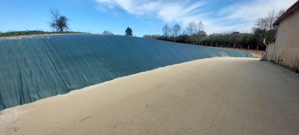 Terrassement de parking avec drainage et stabilisation de talus : retour sur un chantier concret